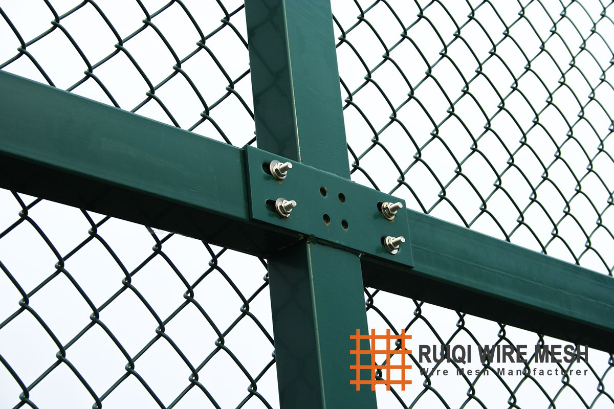 green vinyl coated chain link fence